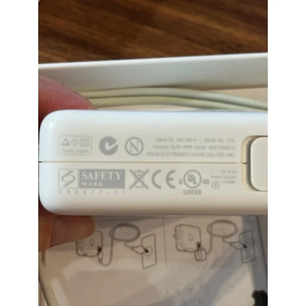 Apple MagSafe 2 85W Power Adapter (MD506LL/A) for MacBook Pro White Office Work